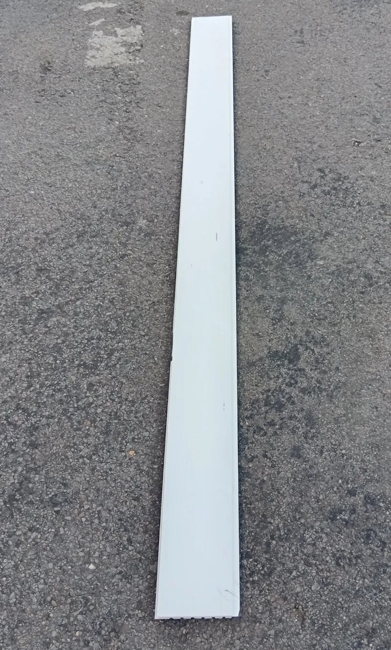 Lambris peint en blanc 13 x 135 - L=2,37m