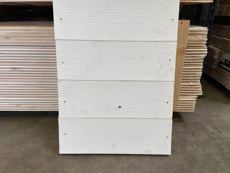 Lambris peint en blanc bois brut - 13x135 - L=2,53m
