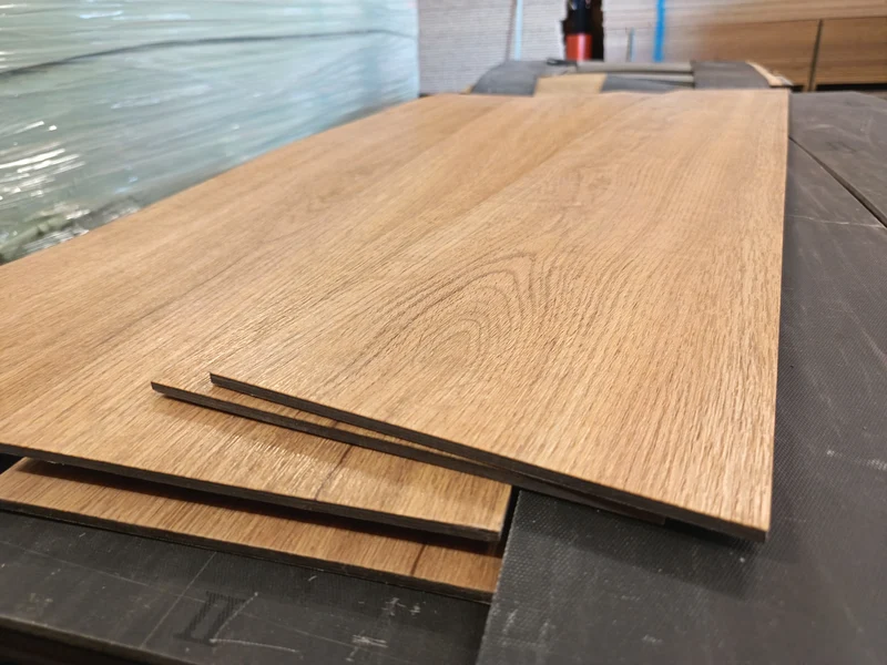 Dalle PVC décor chêne A - 1200 x 180 x 5 mm