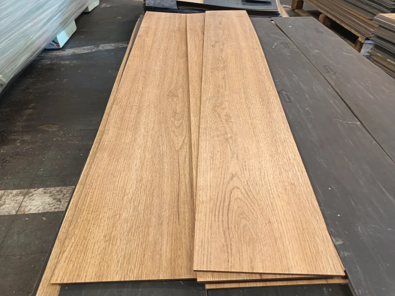 Dalle PVC décor chêne A - 1200 x 180 x 5 mm