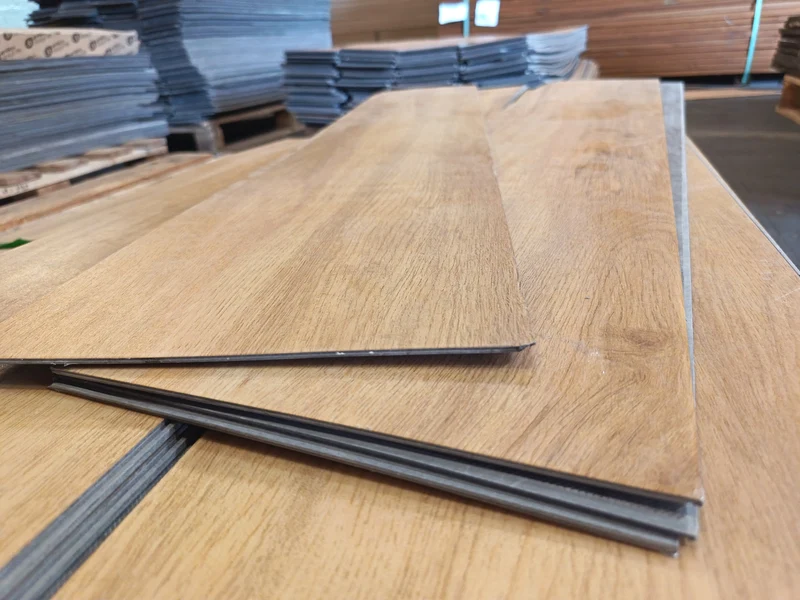 Dalle PVC clipsable décor chêne D - 1240 x 215 x 5 mm