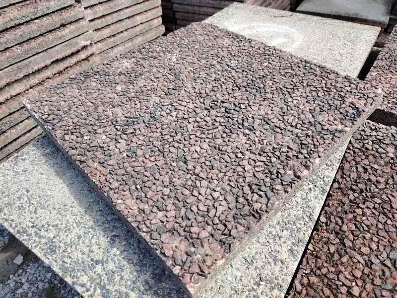 Dalle gravillonnée béton rose - 500 x 500 x 50 mm