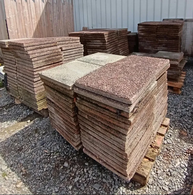 Dalle gravillonnée béton rose - 500 x 500 x 50 mm