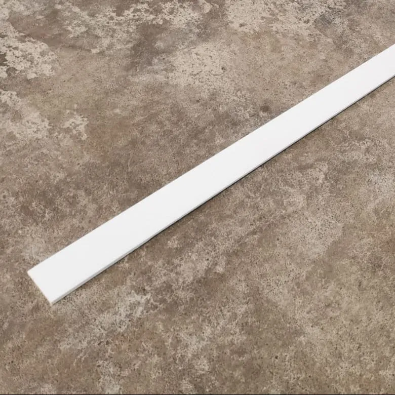 Plinthe MDF pré-peinte blanche - 10x60 - L=3,05m