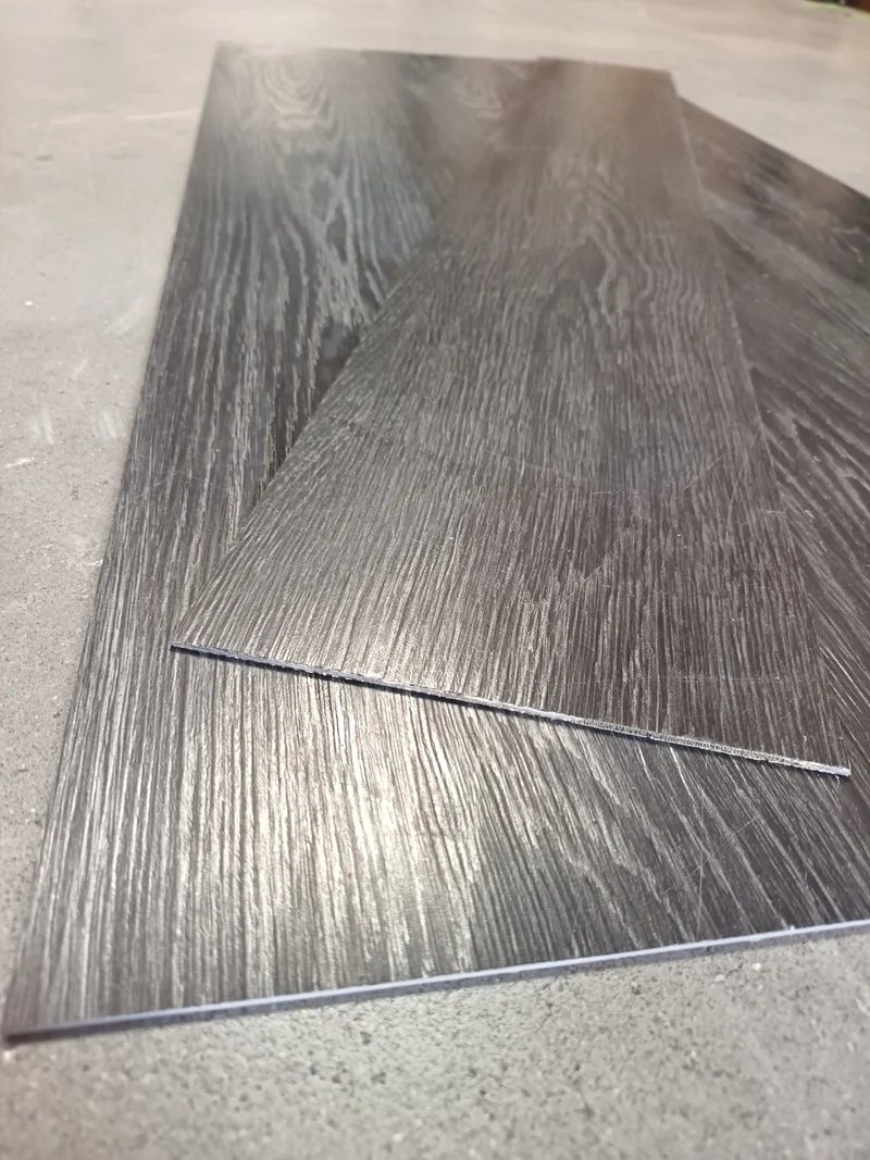 Dalle PVC noir cérusé - 1200 x 180 mm - à coller