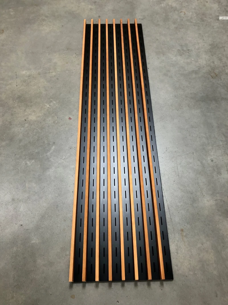 Panneaux spigoline acoustique bois massif et contreplaqué - 600 x 70 - L=2.4m