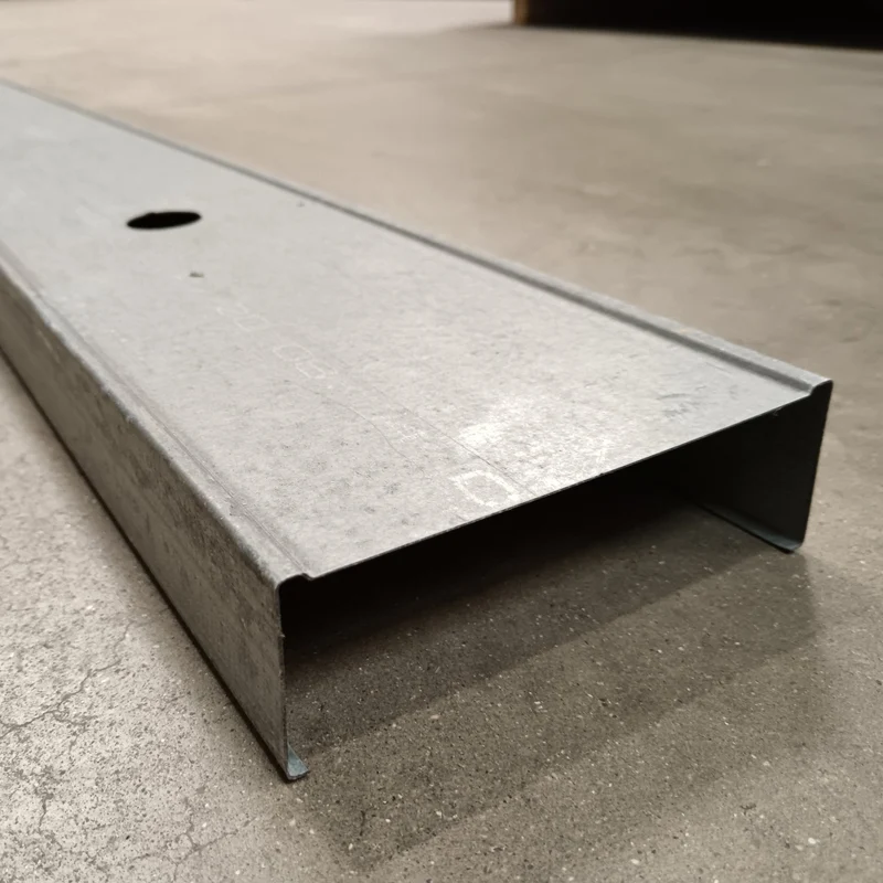 Montant acier galvanisé - 150x50 - L=3m (M150)