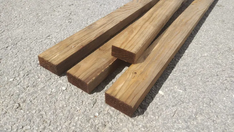Liteau résineux imprégné marron classe 3 - 22x45 - L=2,5m