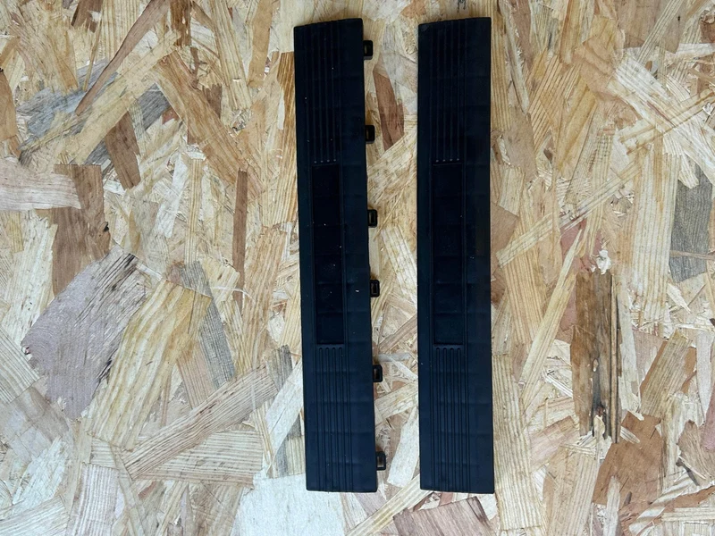 Bordure pour dalle de garage 400mm - mâle noir