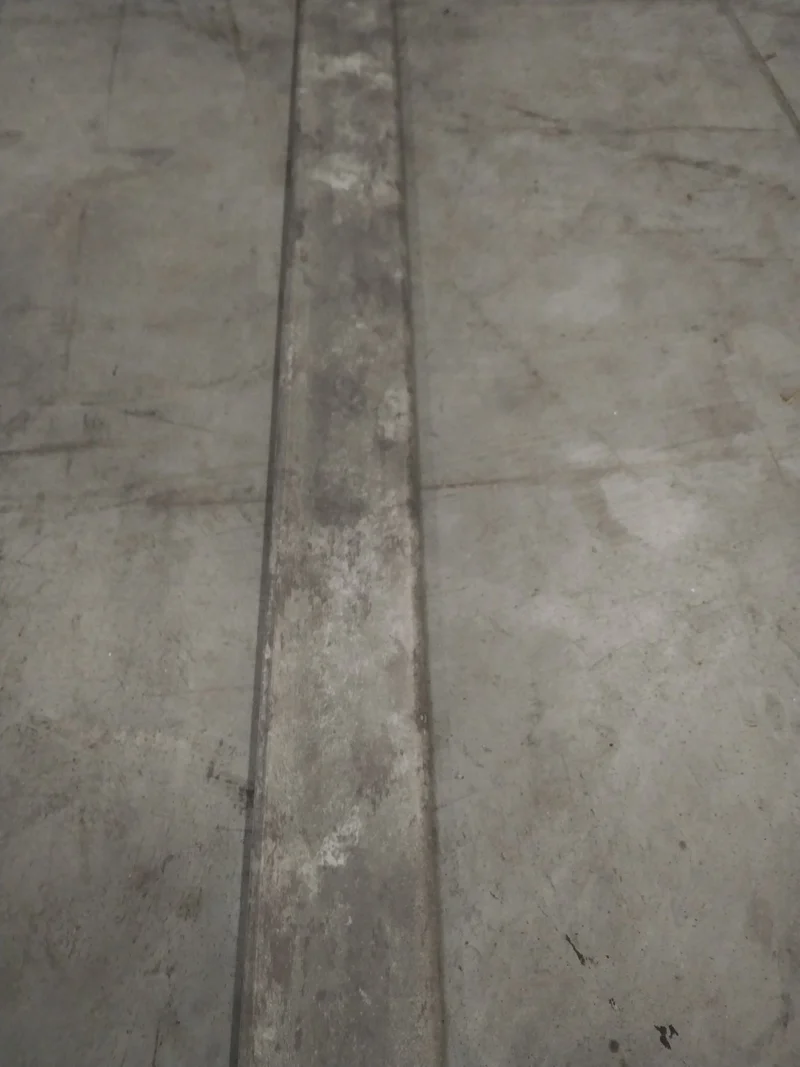 Plinthe SMF décor Pierre Nacrée Taupe 2500x59x17,4mm