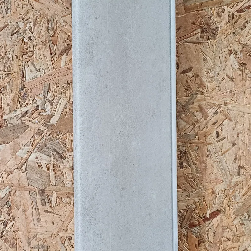 Plinthe SMF décor Graphite taupe-Venise 2500x59x17,4mm