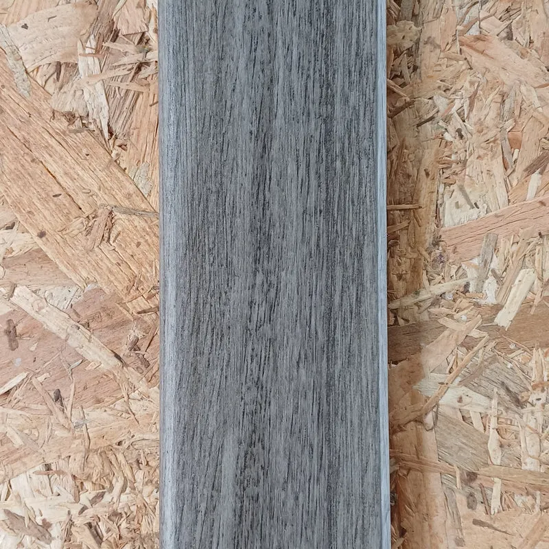 Plinthe SMF décor chêne solide taupe Seville 2500x59x17,4mm