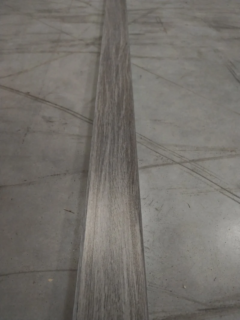 Plinthe SMF décor chêne solide taupe Seville 2500x59x17,4mm