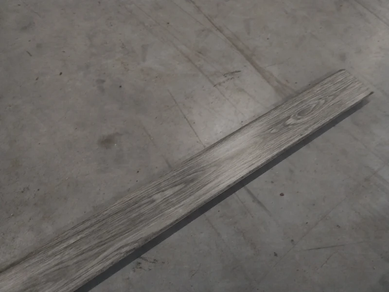 Plinthe SMF décor chêne gris 2500 x 59 x 17,4mm