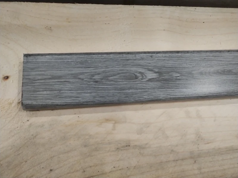 Plinthe SMF décor chêne gris 2500 x 59 x 17,4mm
