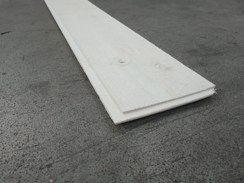 Lambris peint en blanc - brut de sciage - 9x105 - L=2,05m