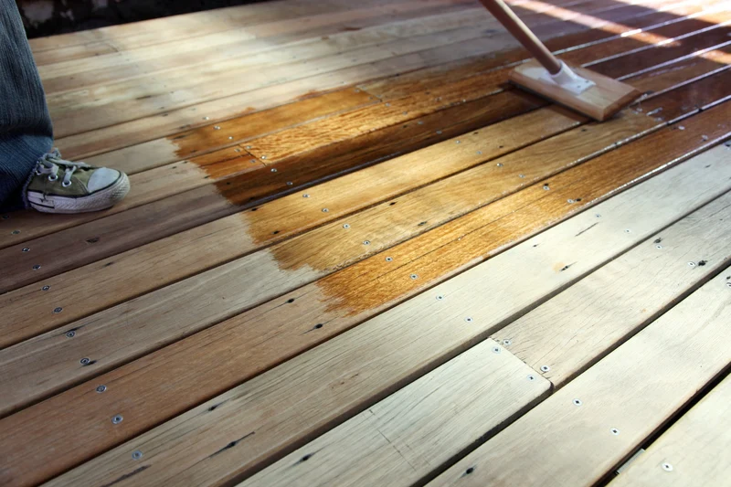 Gartenmöbelöl und Terrassenöl für Holzschutz und Pflege außen
