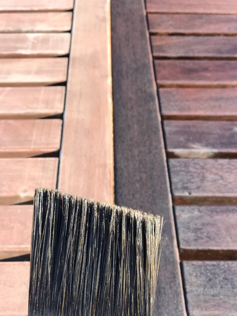 Holzentgrauer Holzreiniger für Teak, Bangkirai, Hartholz & Terrassen