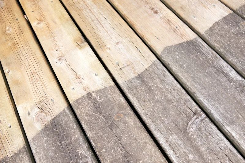 Holzentgrauer Holzreiniger für Teak, Bangkirai, Hartholz & Terrassen